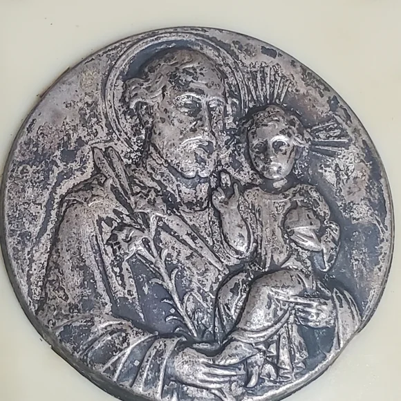 Silver and Cream Wall Hanging Holy Water Font - Picture 3 of 8